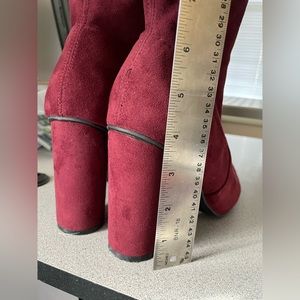 Cute gently used, 3 1/2 inch Norma Red booties, size 8.